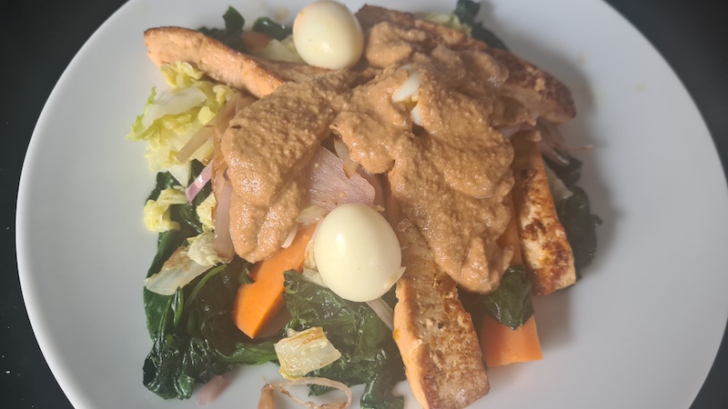 Amanida de tofu i verdures