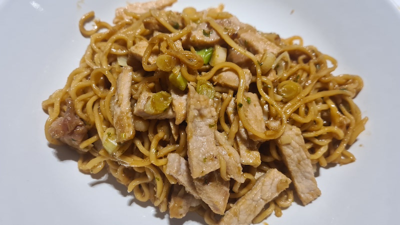 Fideus amb carn de porc
